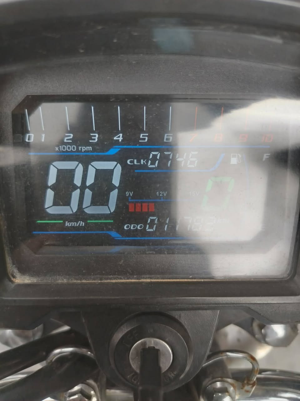 السلام عليكم دراجه 24 للبيع وترهم مراوس حسب القناعه دراجه نظيفه بالواقع احلى من الصوره نشاط خير من الله محرك ما مفتوح اوراق كامل السعر 750  وبيها مجال مكاني حصيبه والخاص مفتوح***********
