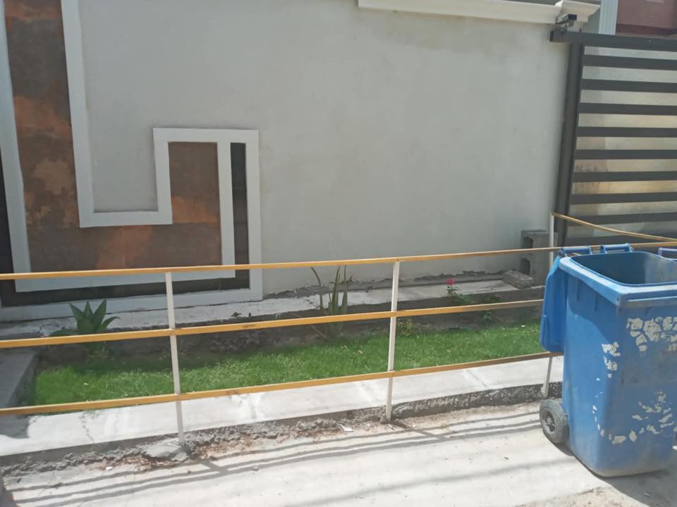 السلام عليكم ورحمة الله وبركاته بيت للبيع ملك صرف المساحة 150مترالبيت فول واحد على واحد يحتوي على اربع غرف نوم+حوالي+استقبال بناء طابوق درجة أولى الموقع ابو غريب حي الشهداء الجديدة قرب خط السريع : السعر ١٨٥ 
***********
