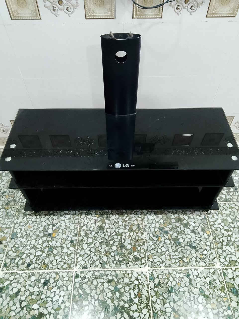 للبيع ميز تلفزيونLG ابو طابقين بلول قوي ونضيف
قياسات طول93سم  عرض120سم  نزال45سم
سعر 35الف وبي مجال شراي اتصل على الرقم ***********        ( مكاني قوسيات )
