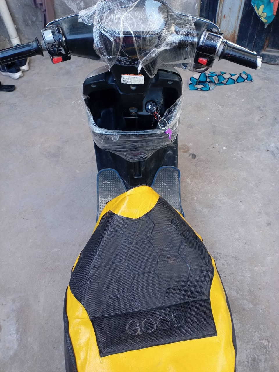 بطه للبيع ٢٠٠٣ مناقصها شي مكينه حلوه باتري سلف هندر هورن الدراجه حلوه وين متريد روح بيها ٣٥٠ عارضها وبيها مجال مكاني كربلاء حي العامل ل استفسار أكثر اتصل ***********
