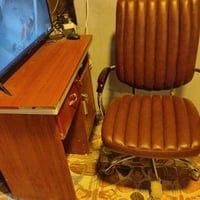 للبيع  كرسي + ميز  07711172127