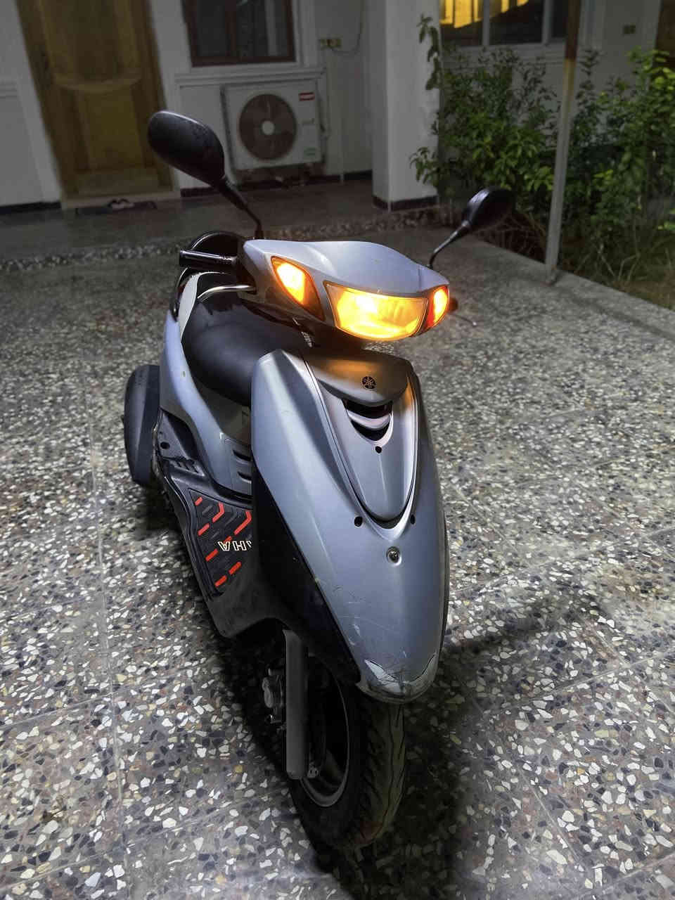 اكزز للبيع مكينه بلاديه ممفتوحه خرسه ادامه كامله نقصها بس ستان تعليك وعداد مكسور الكيج مال بانزين شغال الدراجه نكره بكل وقت سعرها 650 مكاني بغداد الكاظميه 
واتساب ***********
