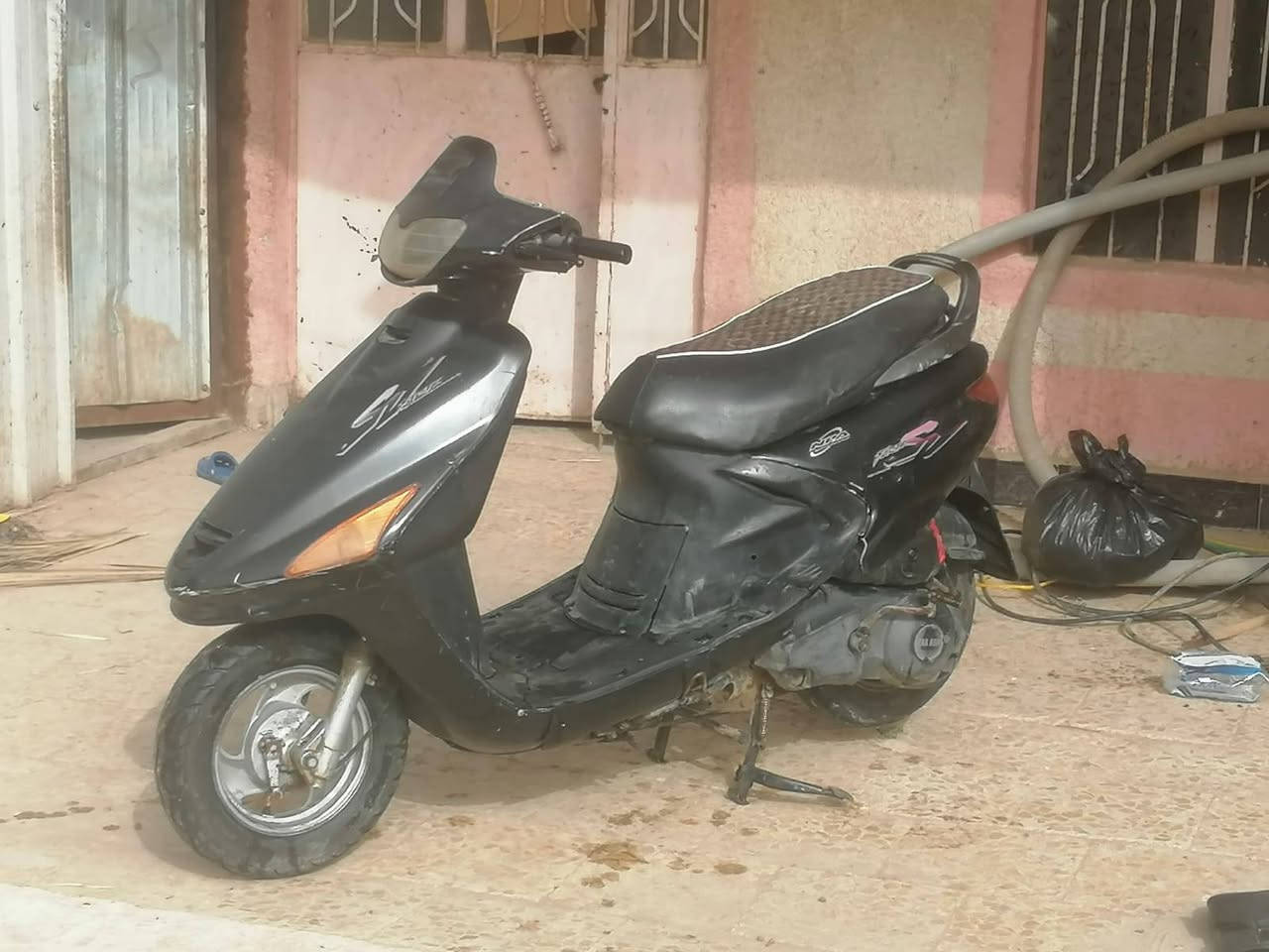 فراشه كلشي شغال بيها سلف وهندر اشاير. ٣٠٠ وبيها مجال الشراي يتصل ***********
