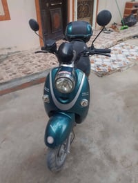 دراجة كهربائية • نضيفه • بطاريات جديدة