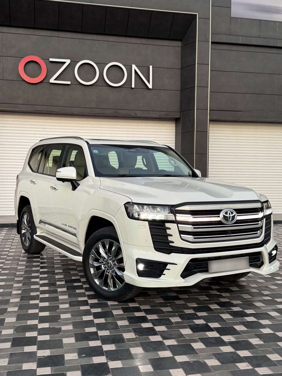 لاندكروز GXR limited 2023 
السيارة ضمان وكالة ساز 
ماشية 42 وسيارة جديدة كلش 
فول مواصفات 1/1 تنفس طبيعي 
مكفولة من الصبغ والبارد والفتح والدبل 
كود
السيارة رقم بغداد تحويل مباشر بأسم المشتري  
السعر 650$ وبيهه مجال بسيط 
رقم الهاتف / واتساب ***********
