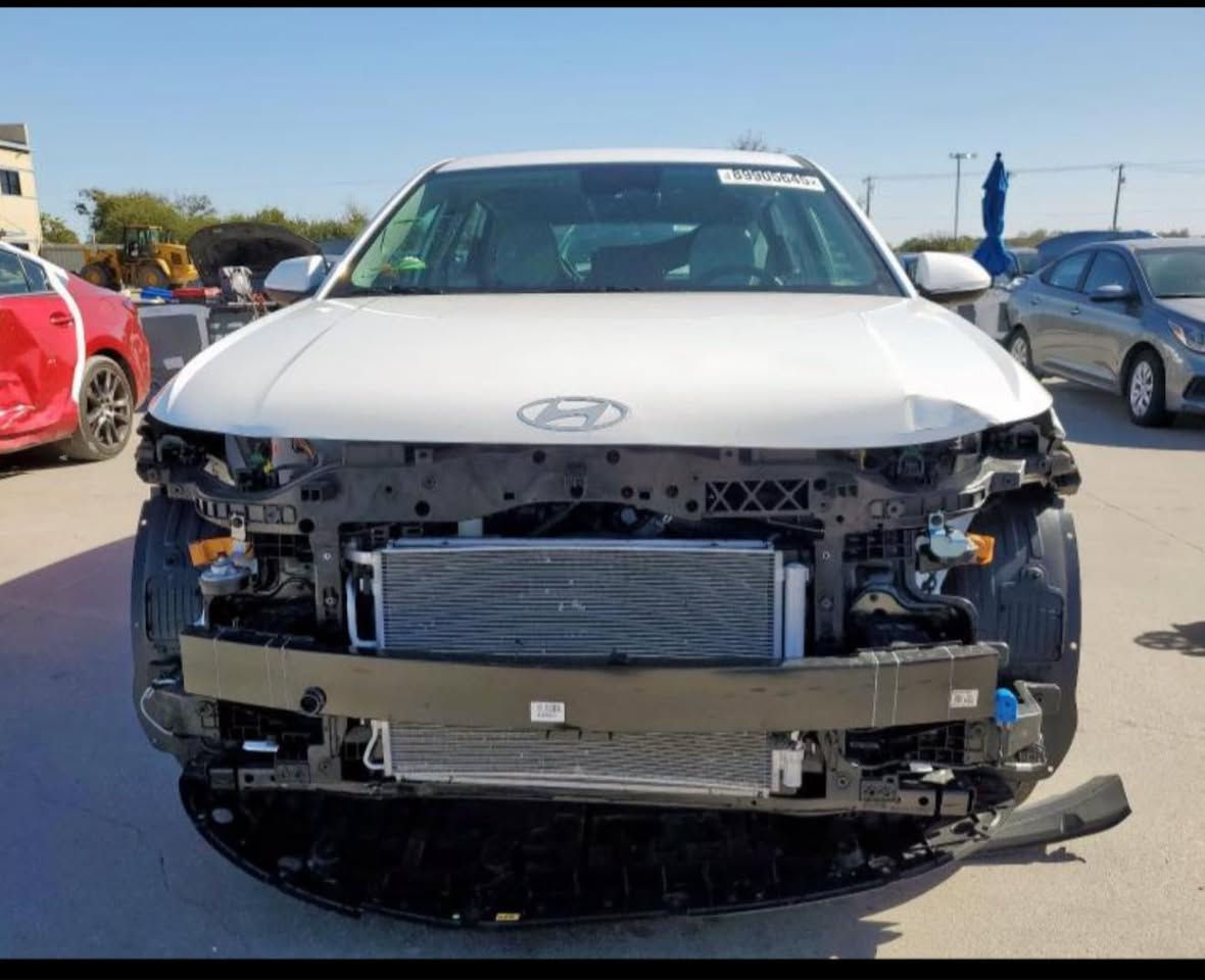 كوووونا  2025  زيرو ماشية 3000 mi شبه الكلين 
مواصفات نص فول 
غراض امريكا جاية وياهة هاي طختهة 
موعد الوصول اسبوعين بالحرة وترهم كتاب شهداء 
***********
