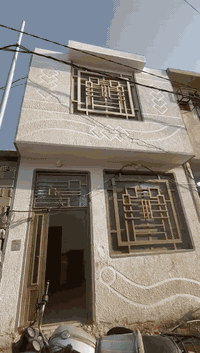 سلام عليكم بيت ٥٠ متر طابقين للايجار بيت جديد تفاصيل داخل الفديو المكان حي الامامين قريب جامع الامام علي للاستفسار ***********
