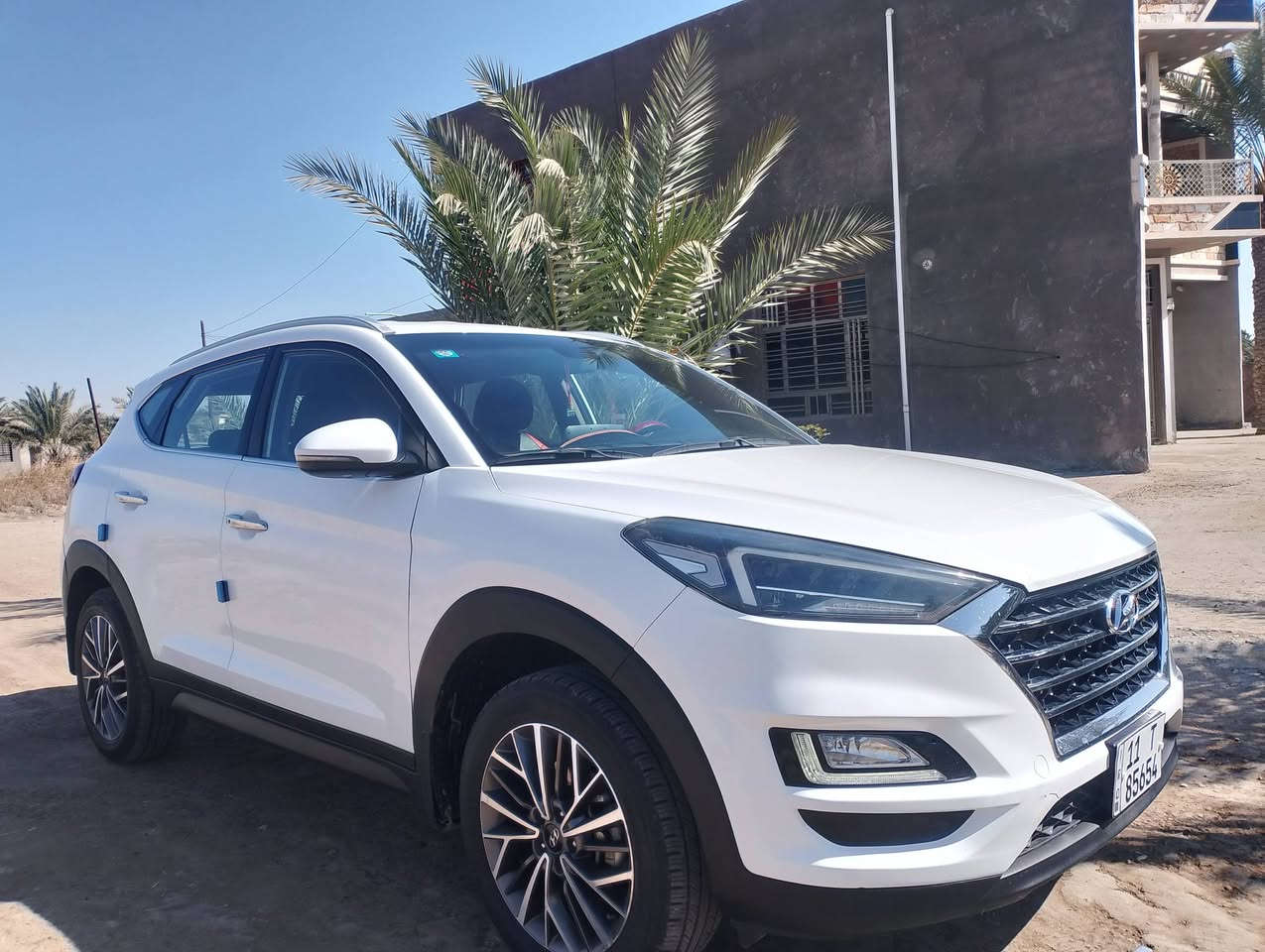 السلام عليكم توسان  2019 خليجي رقم بغداد ماشيه 98
مكفوله عامه صبغ وتبديل وكير ومحرك فول عد البنراما
المواصفات بصمه تشغيل بصمه ابواب كشنات كهرباء 5عدسات سعر السيارة 191 وبيها مجال 
***********
