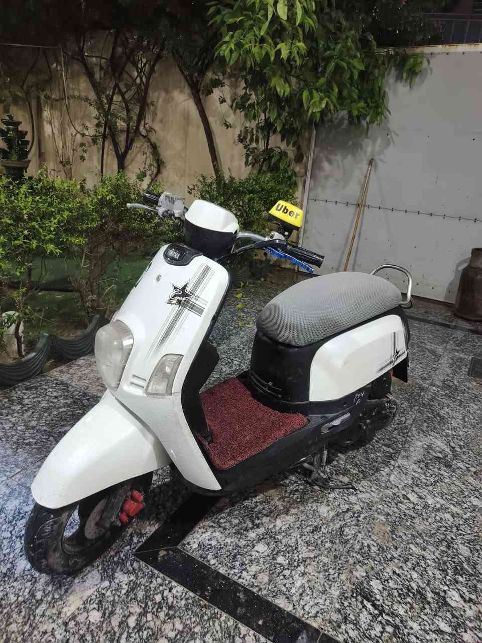 دراجه بوليس كابريتر للبيع دراجه جديده رمبه منفيس كدامك عليه صالنصه اف ام البلاديه موجوده بيه نواقص خفيفه جدا الدراجه دبلات بعدهن جدد البنزات جدد الدراجه تتفول بانزين محسن للمعلومه الدراجه جديده لاتكسر بسعره تايرات جدد الكلجات نضيفه الدراجه مداريه للتفاصيل خاص بس الشراي او تتصل *********** السعر 750 بيه مجال دراجه خير من الله
