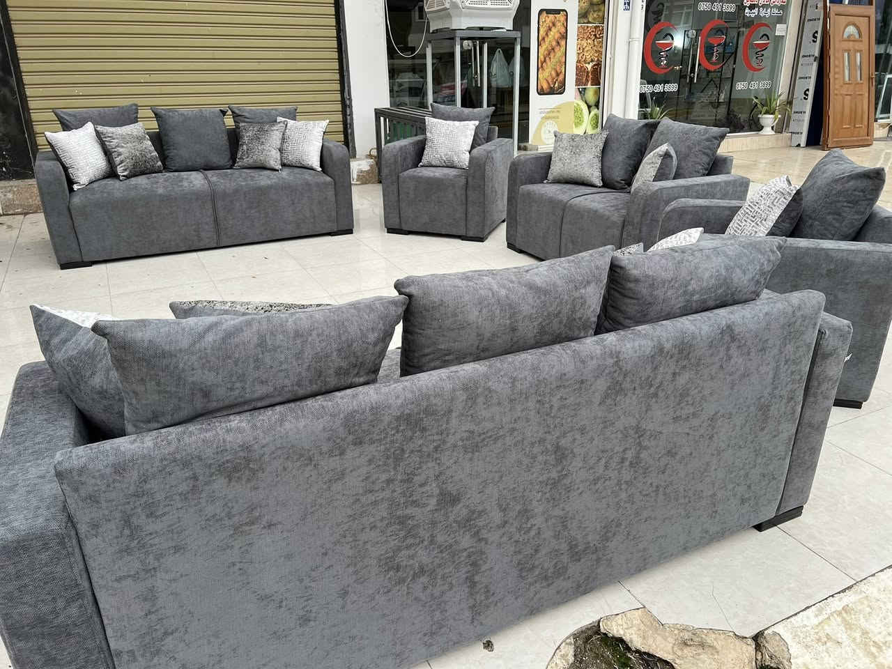 جديد تخم تركي مودرن New🇹🇷{ 10 مقاعد }
ماركة (هوم إستنبول) الماركه قوية كلش ومعروفه
التخم معروف بي  المتانه والراحه بالجلوس 
السعر 955 الف
للاستفسار واتساب ***********
عنوان مجمع شارى ئاندازيان مقابيل فلوريا ستي 
يوجود توصيل جميع محافضات العراق بغداد 150 الف 🚚
