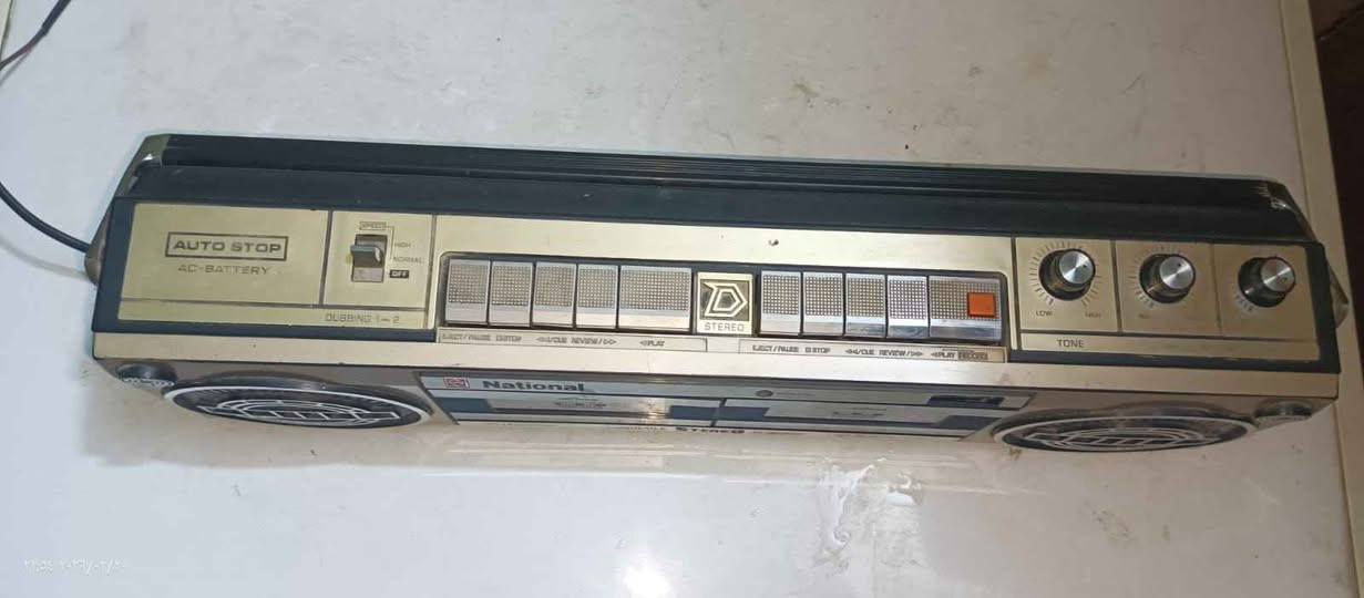 مسجل انتيكه شرط الفحص 
رقم هاتف اتصال أو مراسله واتساب ابو مصطفى *********** البصرة, العراق
