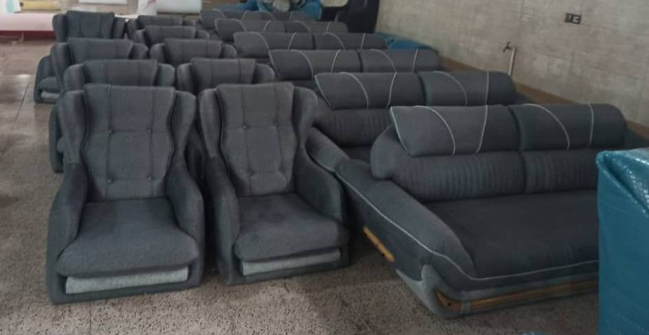 تم تنزيل البضاعة ( جمله - مفرد) 
🛋️ التخم التركي الفاخر 🇹🇷

✔ 10 مقاعد فخمة بجودة عالية وتصميم راقٍ

✔ القاعدة: هيكل حديد متين وقوي 

✔ الإسفنج: سوفت طبي مريح جدًا، مثالي لأصحاب الوزن الثقيل

🚚 التوصيل: مجاني حتى باب البيت!

💥 لأصحاب الذوق الرفيع وعشاق الأناقة! 💥

       اجعل منزلك أكثر فخامة وتميزًا 

📢 متوفر تجهيز جملة ومفرد

📍 العنوان:  ناصريــــــة  شــــارع 30

              مجمع علي الشويلي 

              مجاور مكتب الصدرين للعقار

*********** 

***********
