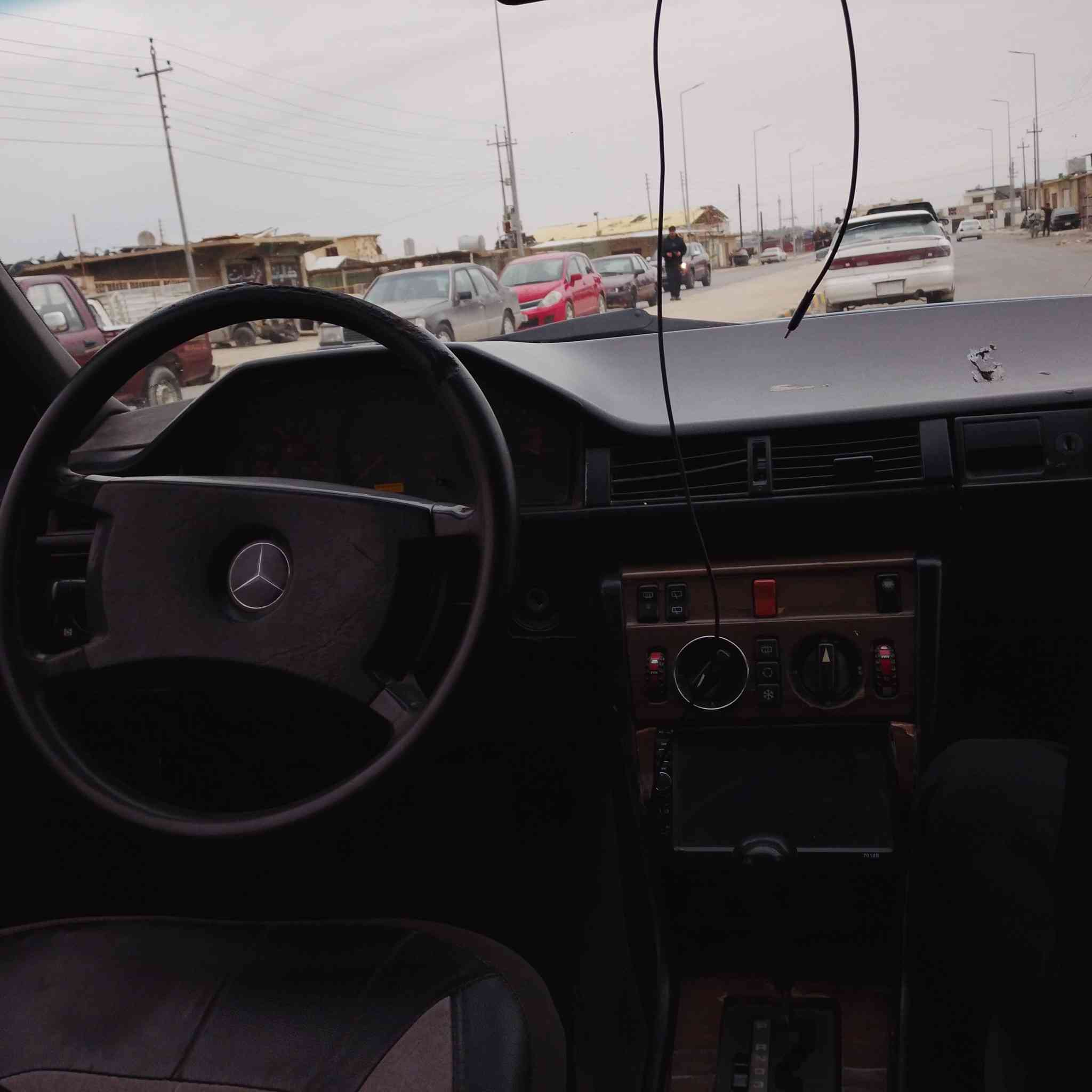 السلام عليكم مرسيدس للبيع مستعجل مكاني بيجي كير ومحرك بطه كير ومحرك شرط صدر تخم تاير جديد صاحبه ماندلو سنويه موجوده السياره جاهزه كشر نضيف السعر30وبيها مجال الرقم للتواصل ***********
