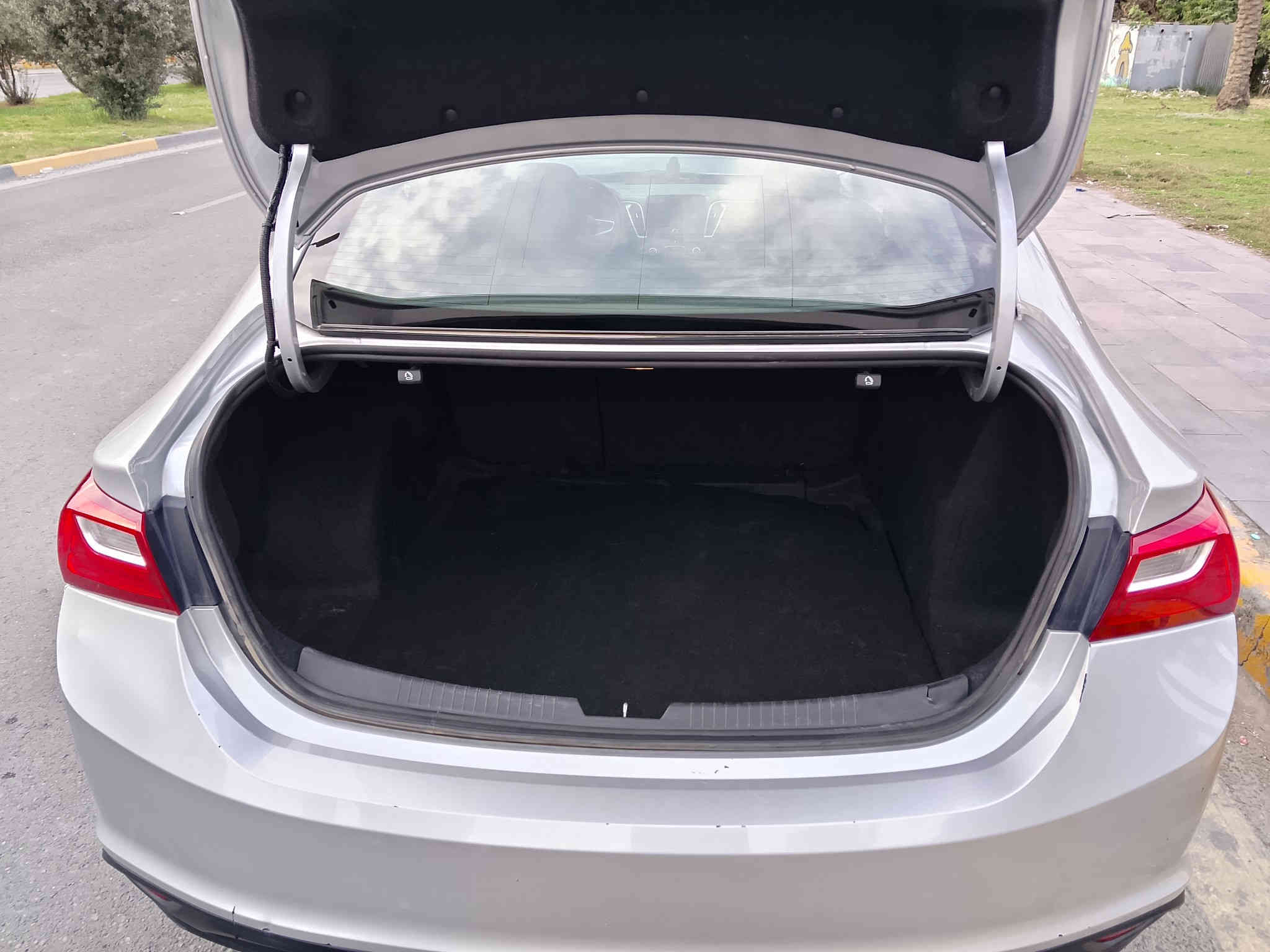 السلام عليكم 
للبيع ماليبو Lsموديل. ٢٢ سياره جديده جدأ. مابيهه لاحادث ولاصبغ فقط جاملغ بامريكه مفتوح وراجع نفسه والدعاميه  مبدله  بدون ارباك  سياره مال بيت ع ايدهم من الستيراد ممفتوح بيهه ولابرغي ع بلاد  غرفة لوك ماشيه ٢٧  رقم بغداد مميز كلش حلو . رقم الدوولي الجديد سنويه جديده

المكان بغداد حي العدل السعر ١٣٤ بيهه مجال بسيط  الاتصال ع رقم.  صور الحادث مع الصور 

‭٠٧٩٠ ١٥٥ ٤٤٢١‬ واتساب
