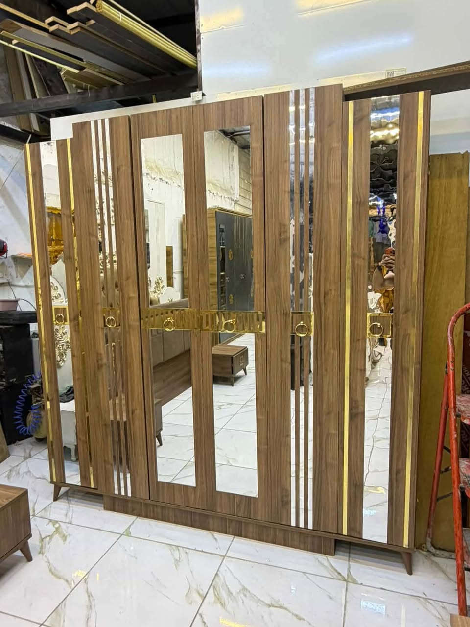 غُرفُهّ مستخدمه 
5قطع ب475ويا التوصيل والشد واصل
حجز والاستفسار واتساب فقط ***********
