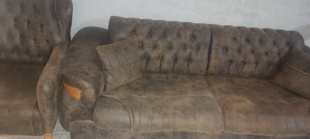 تخم للبيع
10 مقاعد 2 ثلاثي 1 ثنائي كراسي عدد 2 
السعر 550 الف 
المكان حي التحدي


**إذا كنت صاحب هذا الإعلان وتريد حذفه لأي سبب، رجاءا أرسل رسالة إلى الدعم الفني**