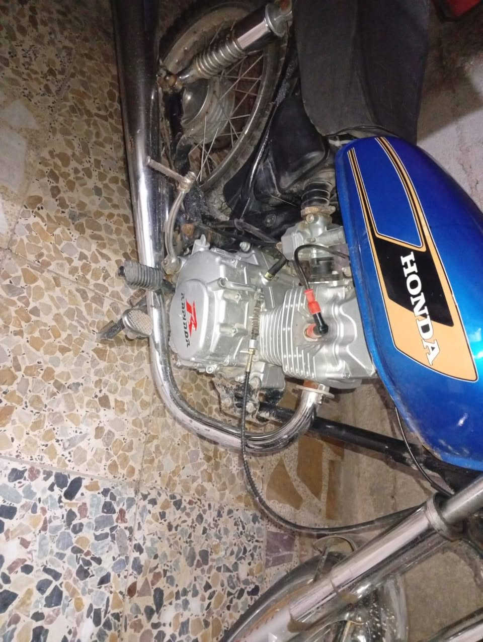 سلام عليكم دراجه تعمير  محرك رابيدو الحرف لR الكبير دراجه صارله ل٦ شهر من معمره مكفوله السعر 650 اني مكلف بلنشر هذا راعيها *********** وتساب او اتصال موجود
