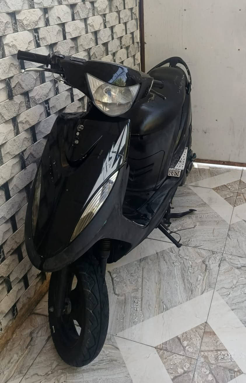 سلام عليكم دراجه للبيع كلشي شغال بيه ما عوزه نغص من كرهبيات وكلشي السعر 600 شراي هنا ***********مو شراي كله كبال لا توكف
