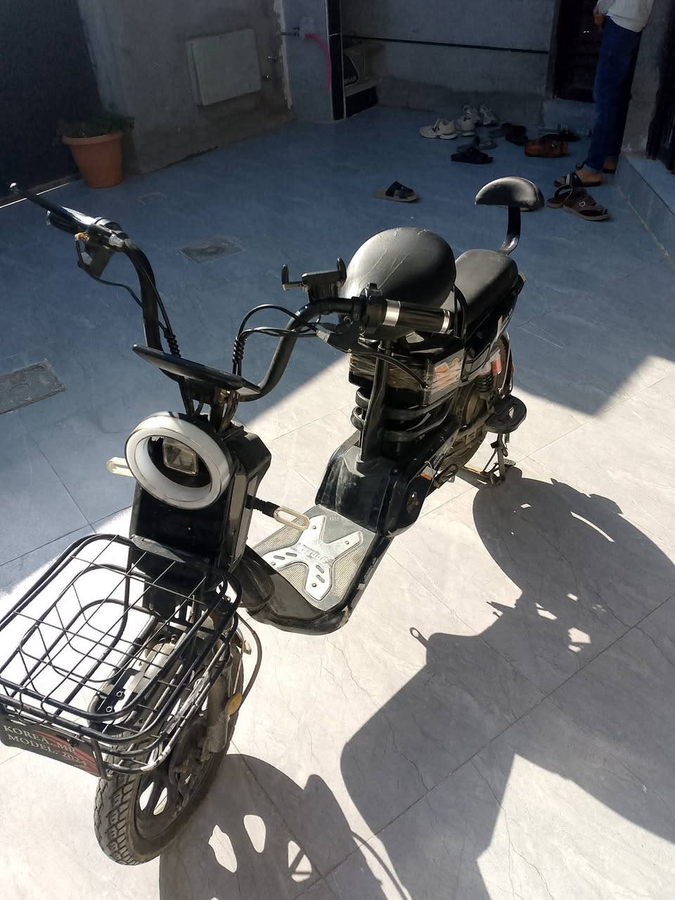 السلام عليكم عندي دراجه شحن للبيع السعر 225الف دينار وبيها مجال الاستفسار على هذا الرقم ***********
