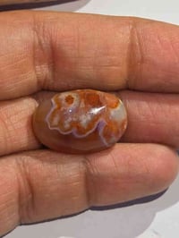 بسم الله الرحمن الرحيم للبيع حجر عقيق يماني فيها كلمة( الله)  سبحان ال...