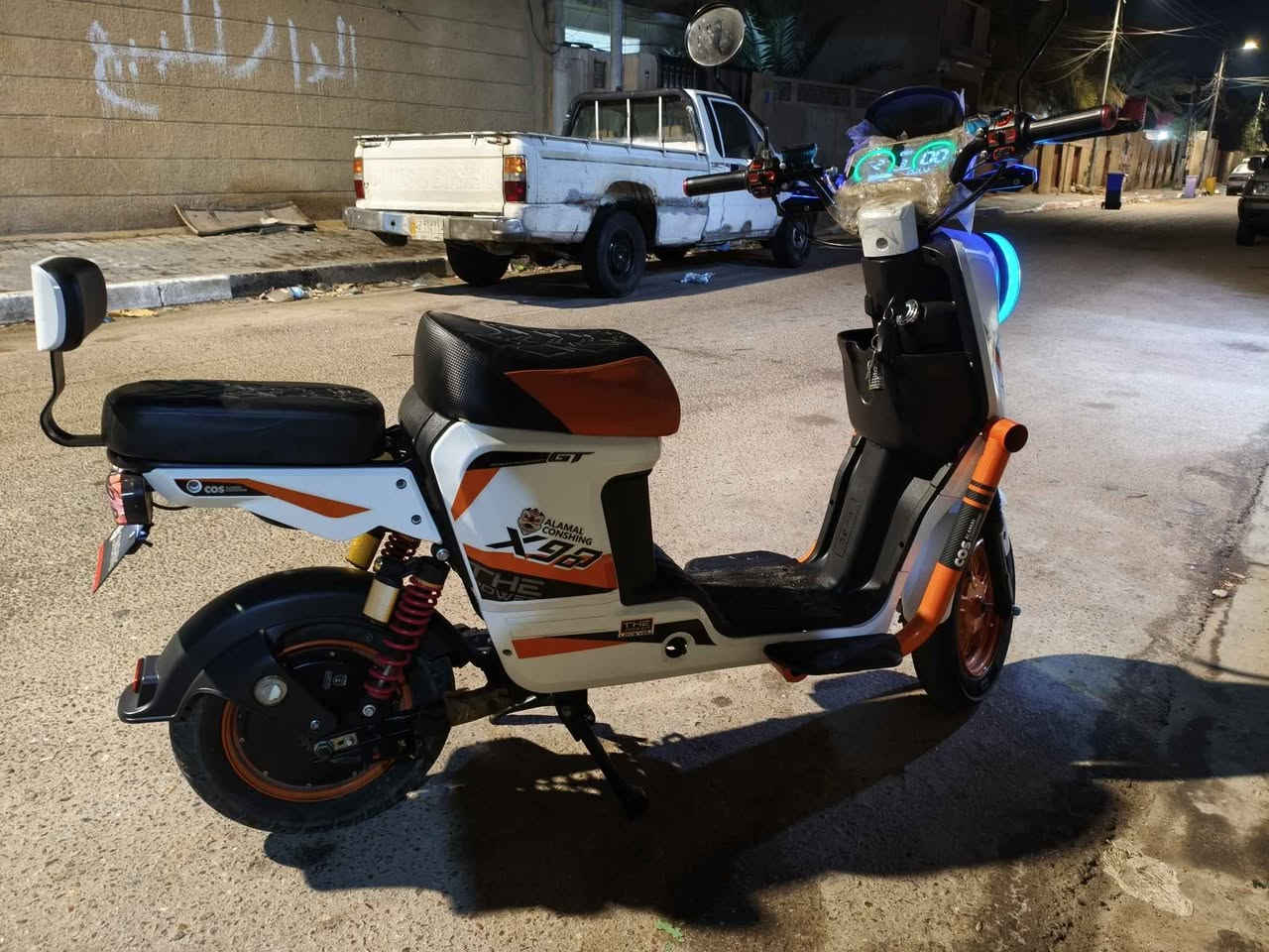 دراجة x900 GT كلة شغال هورن اشاير لايتات عالي ناصي والبطاريات عددهم 5 ((23 امبير)) حالتهن جيدة جدا تمشيك بالشحنة تقريبا 40 كيلو والعقل يتحمل 6 بطاريات تكدر تشدلها الدراجة حلوة عوزها ترتيبات بسيطة بالشكل الخارجي شوية لان ماعندي وكت اسويهن بس العقل والبطاريات فول والوصل موجود سعرهة ((425 وبيها مجال للشراي تفضل خاص)) *********** وانا بالخدمة ((عنواني البصرة الامن الداخلي )) البصرة, العراق
