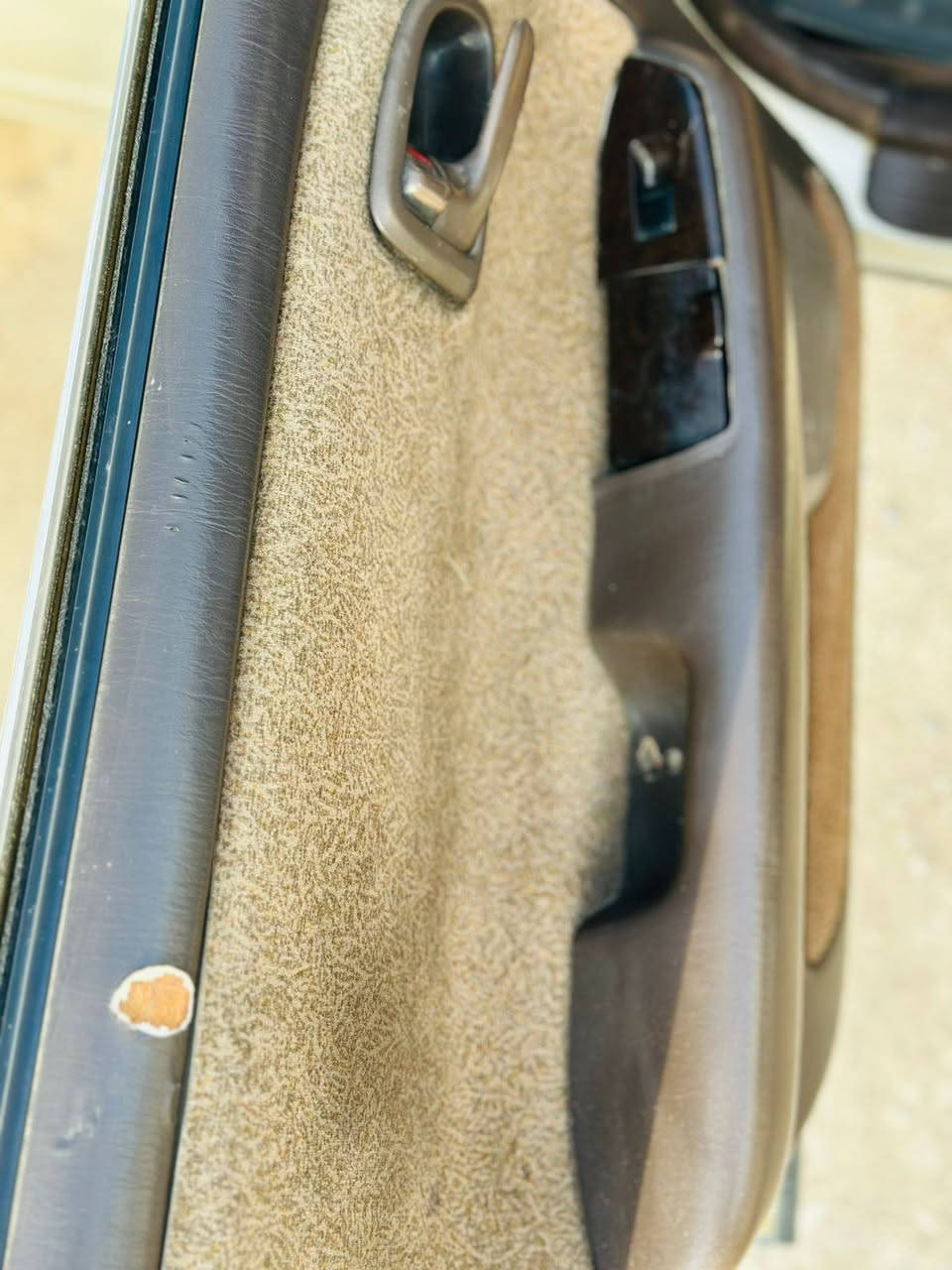 سلام عليكم
مارك نفخ نقل جثه فقط 
رقم انبار بأسم ابن عمي 
كفاله من الگص والضربه سياره جاهزة مكينه كير فيفيتي 2500 حداديه حتى المشط مبدله جديد تبريد شغال مكاني النجف الاشرف 
***********
السعر 38 وبيها مجال
