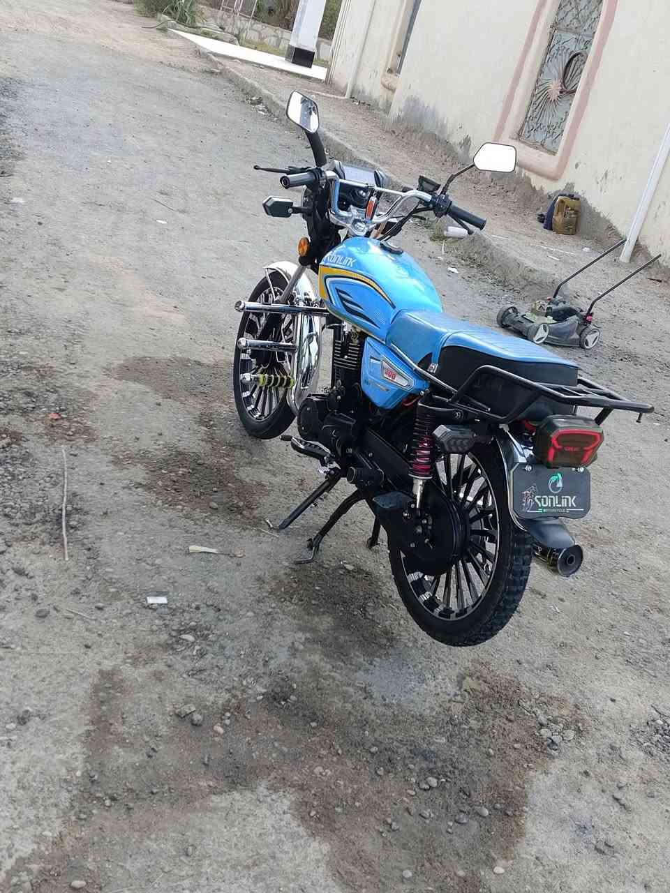 دراجه ايراني سونيك للبيع موديل 24 محرك 200 نضافه فول تشغيل عن بعد السعر 850 بي مجال تواصل باي وقت ***********
