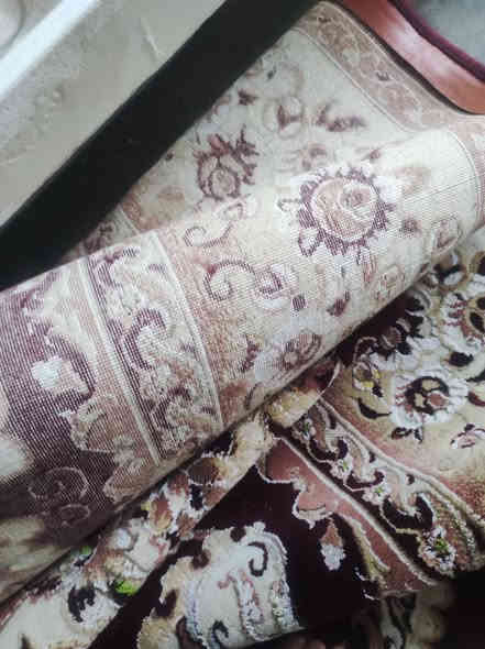 دووفه رشی  700شانە ی  ئێرانی   قیاسی 3به4ن بۆ ژورێ  4به6ئه بێ  170هه زار  له کە لار  کۆنە  ***********
