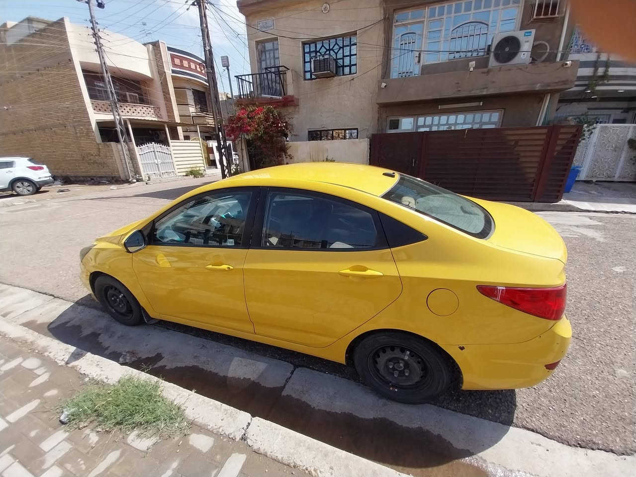 سلام عليكم اكسنت 2012 مكان السياره الاعلام حي الشباب رقم صاحب السياره 
*********** اني مكلف بلنشر لا اكثر
