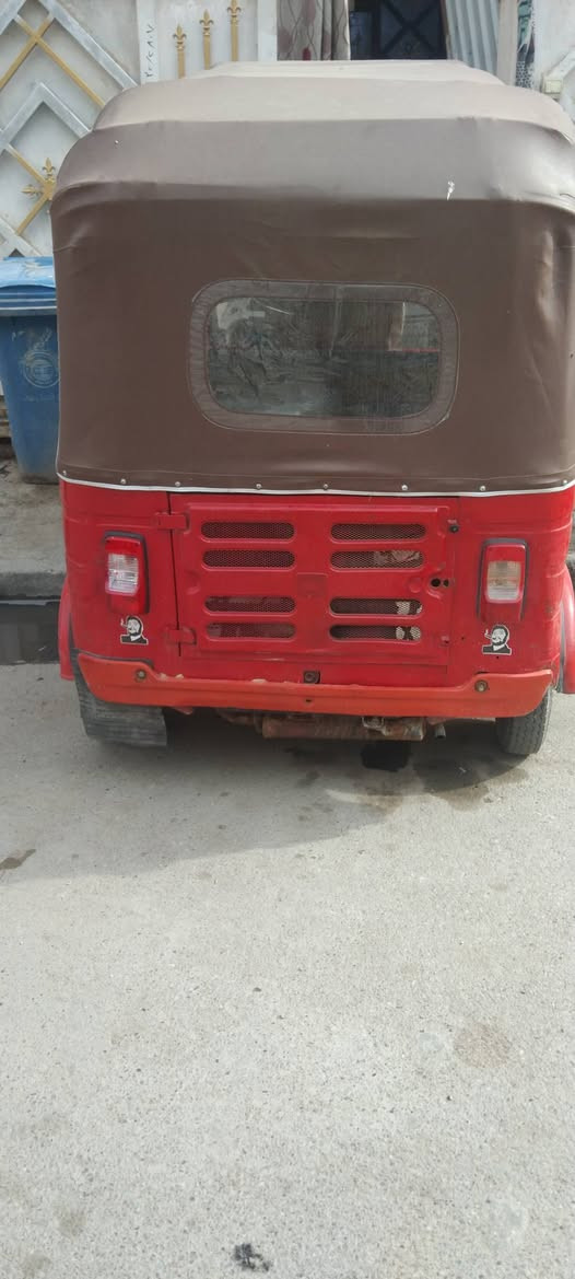 لبيع تكتك موديل 17باجاج اوراق استنساخ السعر مليونين 400 بغداد الحريه الدولعي رقمي *********** او *********** واتساب بيهن الرقمين
