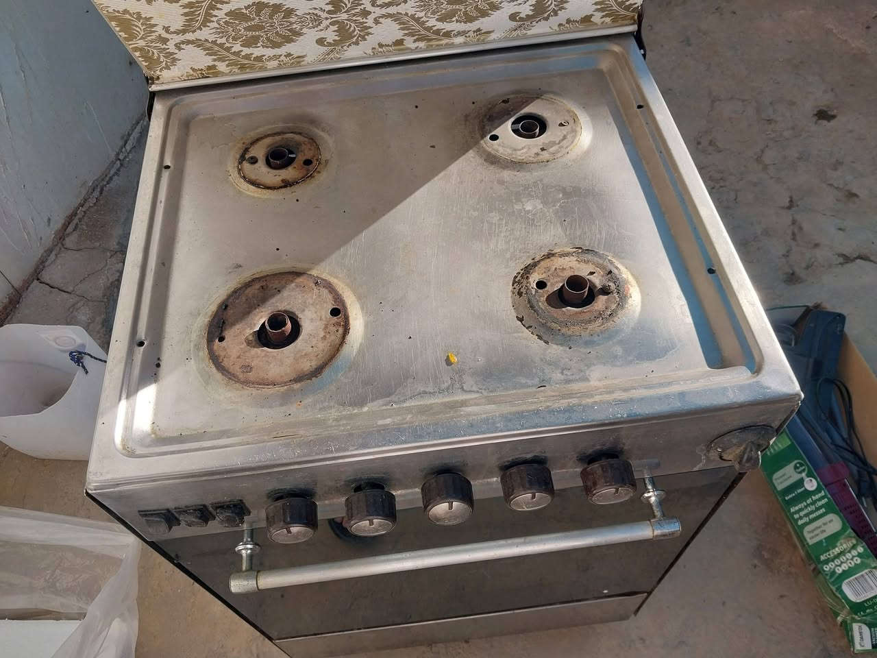 السلام عليكم..
للبيع مستعمل 
تلفزيون بلازما LG شاشة بيها خط بالوسط شغال ونقص ريمونت
طباخ اربع عيون شغال كلهن يشتغلن
مكناسة كهربائية فحم ما اعرف شبيه مع جميع ملحقاتها
مبردة صغيرة مروح شغاله كلشي ما بيها 
كلهن ب 100 الف 
تواصل وياي وتدلل بطويريج
***********
