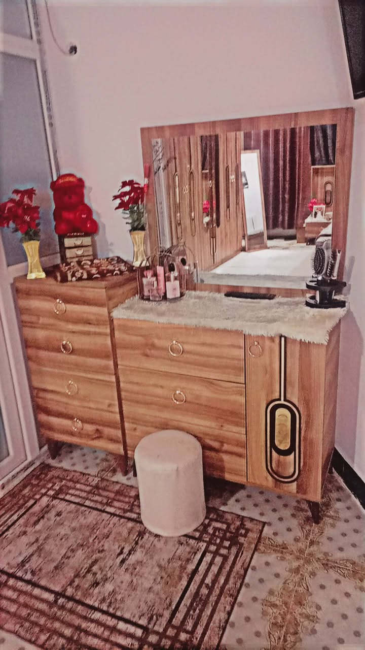 غرفة 10 قطع ام الانارة للبيع السعر 900 
عنوان قرية المختار
للاستفسار ***********
