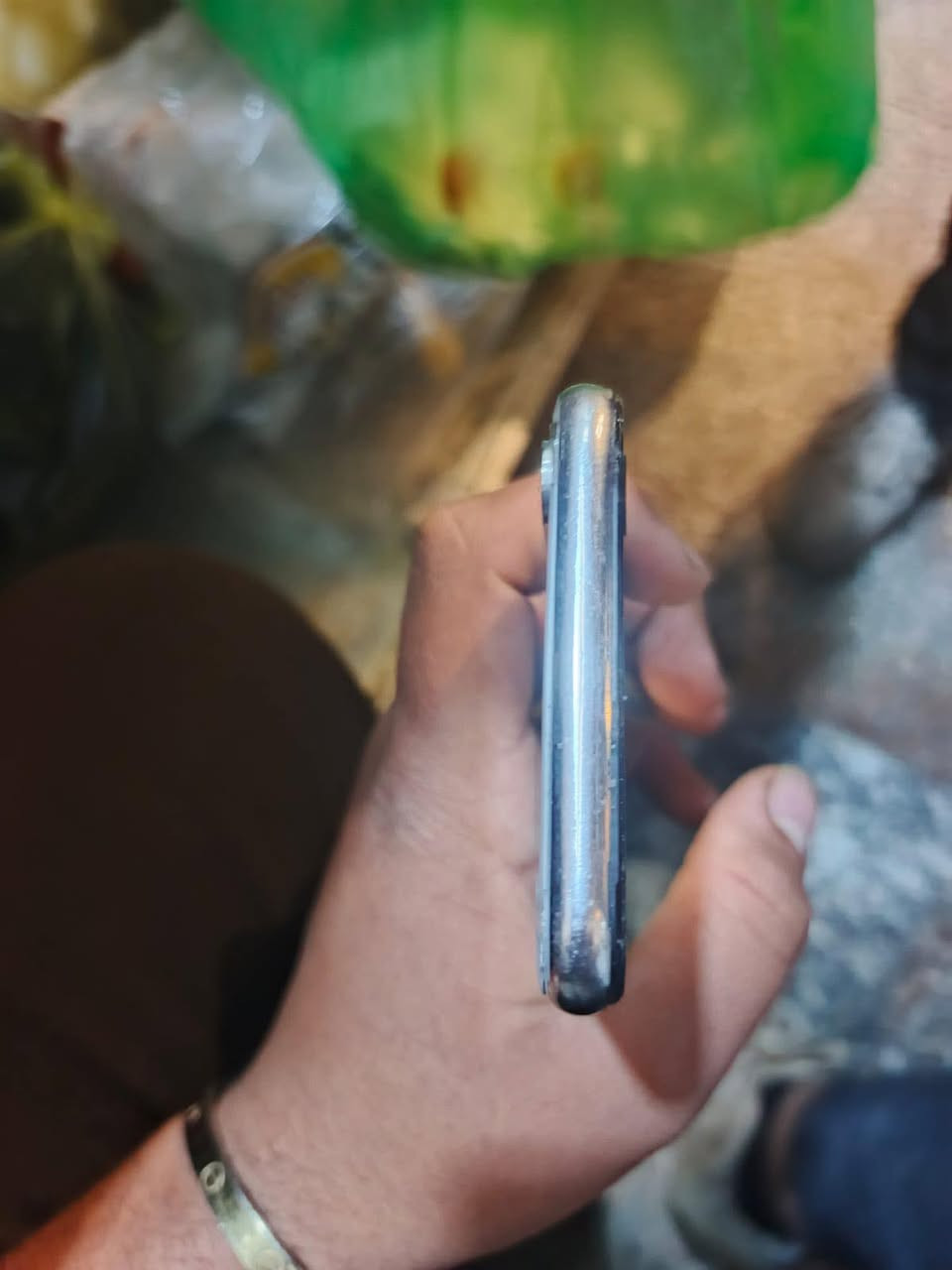 السلام عليكم عندي هاذه ايفون اكس عادي البيع الجهاز نضيف كلشي شغل بي سعر 120 وبي مجال العنوان بغداد


**إذا كنت صاحب هذا الإعلان وتريد حذفه لأي سبب، رجاءا أرسل رسالة إلى الدعم الفني**