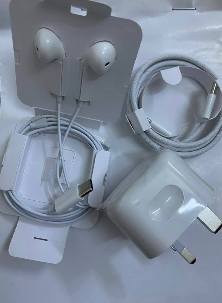 شاحنه ايفون 35wاصليه مع هتيفون اصلي عل فحص وضمان
السعر 20الف مع توصيل مكاني بغداد


**إذا كنت صاحب هذا الإعلان وتريد حذفه لأي سبب، رجاءا أرسل رسالة إلى الدعم الفني**