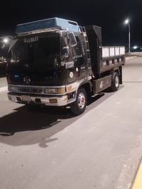 البيع هينو ربع طن مكينه 80.كير 7  سياره جاهزه لعمل    07835971082