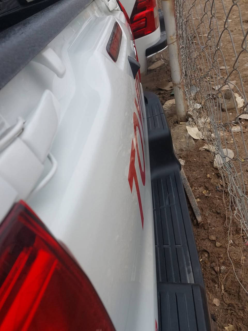 سلام عليكم فلاونزه ٢٠٢٣ كويتي فول موصفات كفاله عامه تبريد لمس تحكم داخل صاج تبريد قطعتين رقم دولي سنويه مجدده ٢٩ ماشيه ٨١الف مكان ذي قار الرفاعي  لاتصال ***********
