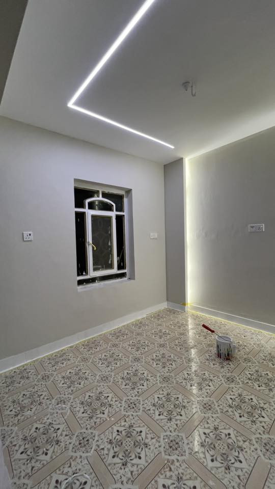 خلفة ديكورات واصباغ متفرغ
لعمل كافة انواع ديكورات 
جبس بورد 
بوردكس 
سقف 60/60 
شرايط بلاستك 
بديل خشب 
شيبورد 
بديل زرع 
بنلات 
اصباغ 
اشتغل مكطوعه واشتغل على متر واشتغل بس عمل 
وارزق على الله ويارب يرزق الجميع 
***********
