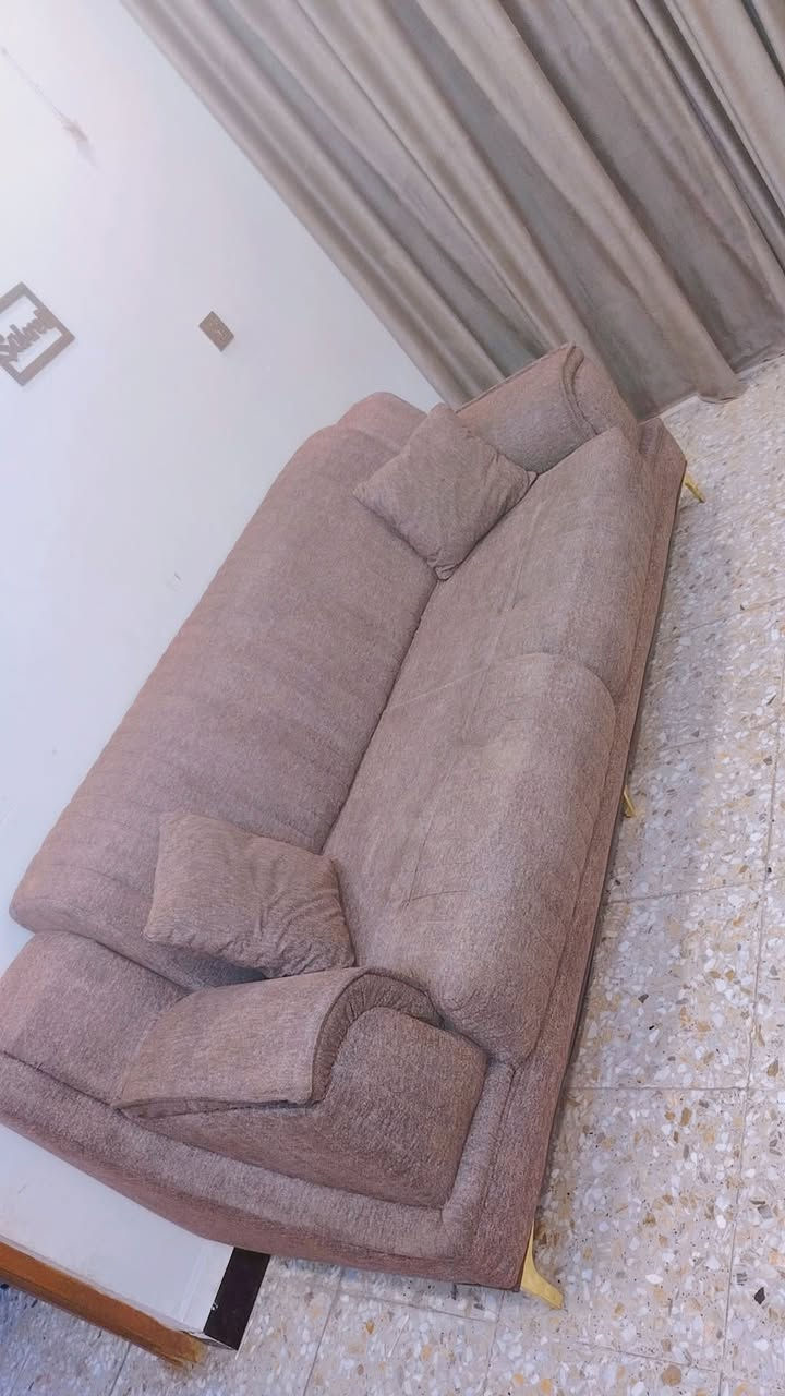 هلو بنات حبيباتي عندي هاذا التخم 10 مقاعد كلش حلو ونظيف ومرتب لان انتقلت لمكان أصغر فأريد ابيعه اجيب اصغر هو ومفارشه كعدته مريحه تجنن خشب بنات مو العادي واريده 450 وبي مجال للماعدها للي بنفسها تخم قابل كله فلوس ومو عبالجن سعره رخيص خاف مكسر تجين وتشوفين كعدته تخلينه بالصاله بالاستقبال وبنات توصيل ماعندي مكاني بغداد حي اور تعالي وشوفي وبيج خير ودللي😁😍


**إذا كنت صاحب هذا الإعلان وتريد حذفه لأي سبب، رجاءا أرسل رسالة إلى الدعم الفني**