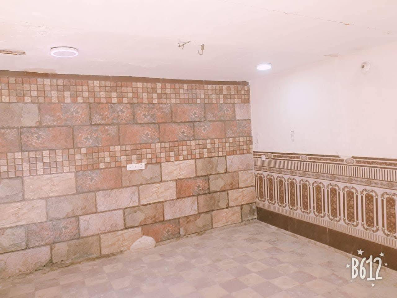 السلام عليكم     بيت اللبيع في الغزاليه
جرف الملح
قطاع الاول    فرع الاول قرب معجنات النوري 
المساحه  ٩١   بلواقع الحال  ١٠٠  واجهه ٩ نزال 11
   ( سندمستقل  )
🥸 سعر  98مليون بي مجال 🥸
 علما البناء قديم   
(يعتبر تفليش )
طابق ونصف 
غرف نوم عدد 3 وصالة وستقبال ومطبخ ومخزن خارجي عدد 2
رقم موبايل ***********
