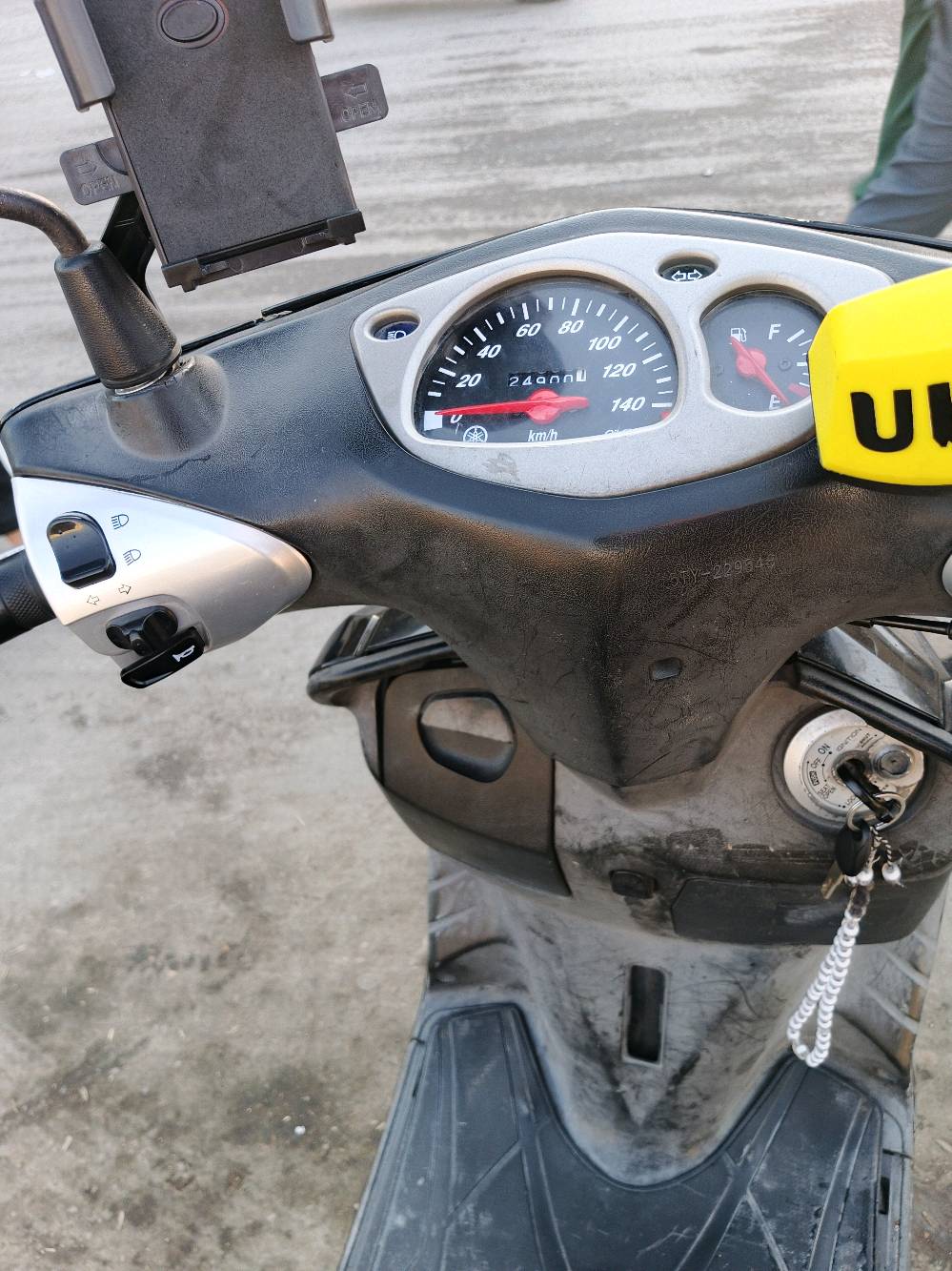 دراجه سكنس نثيه كهرباياتها كلها شغاله شلعتها خير من الله تشتغل سلف وهندر سلف من اول تشغيله ومابيها تاخير و ماتصرف بانزين ب3لترات تفتر بغداد كلها كفراتها بلاديه ممبدل بيها شي ولا مصلح ولا مجفت ..مكاني بغداد الزعفرانيه الرقم ***********