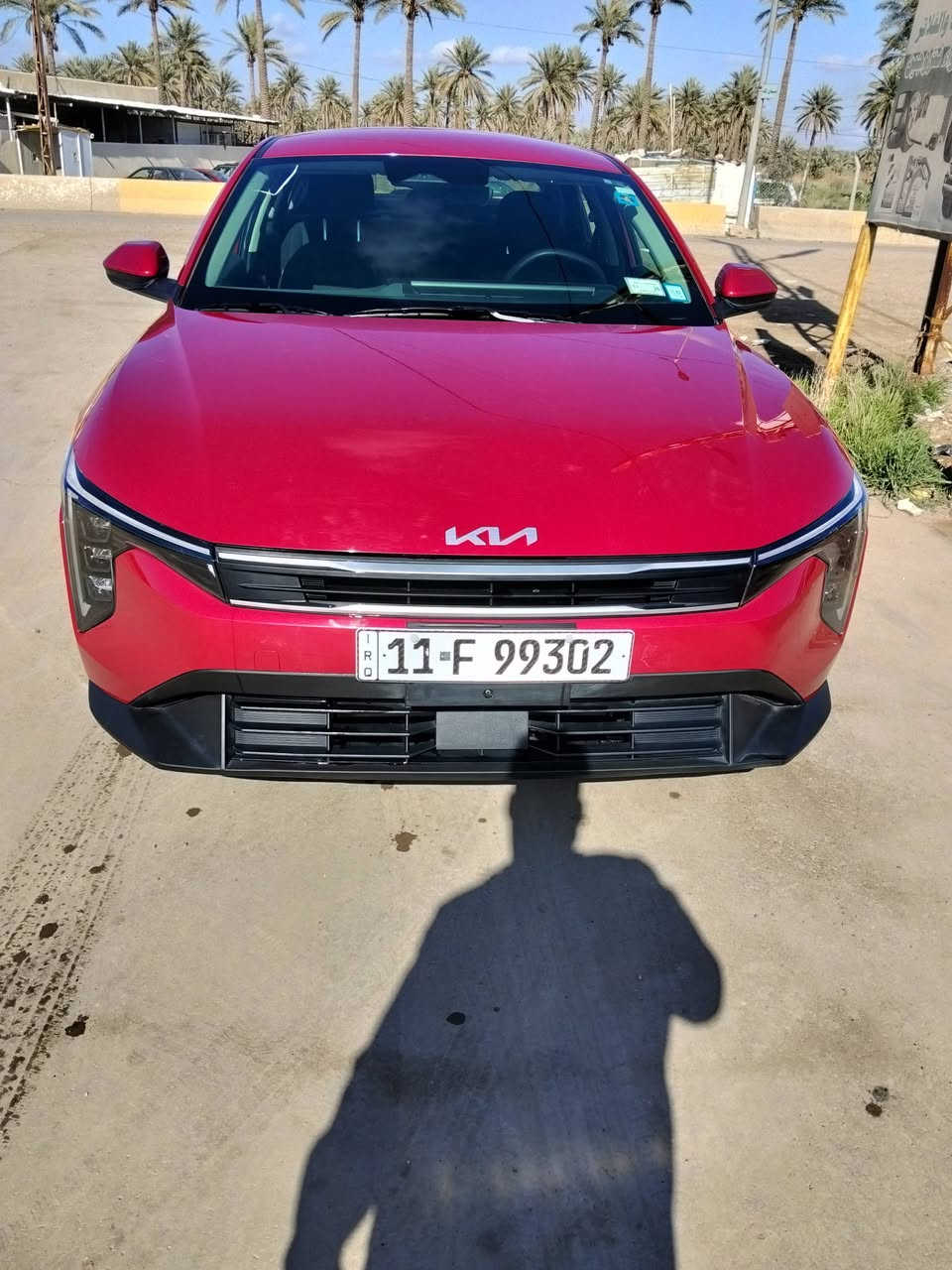 السلام عليكم كي فور للبيع نص فول موديل 25حادثه جاملغ خلفي وربع الباب صور الحادث موجود بالصور ايرباك بردة فقط السعر 180وبي مجال ***********
