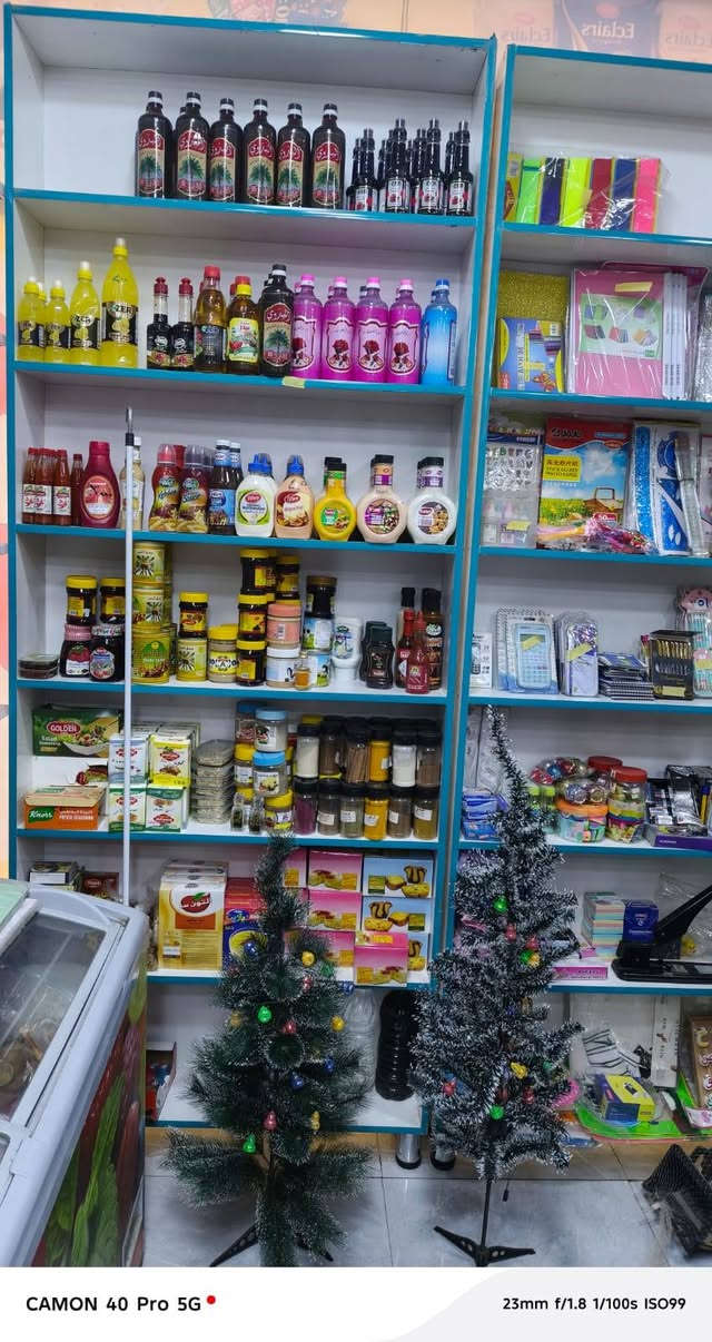 أسواق للبيع ، ماركت العائلة ركن في منطقة الغدير موقع مميز للبيع يحتوي على
* 8 ثلاجات عامودية 
* 3 مجمدات أفقية 
* 4 سلات جبس 
* سستم كاميرات مع شاشة 
* سبلت جديد 
* رفوف كاملة جديدة 
* جام خانه مع سقف ثانوي وأضاءة داخلية وخارجية 
* قفص حديد 
* ميز وكرسي 
* سفينة وسطية 
سبب البيع لعدم التفرغ
 للتواصل مع الرقم : ***********
