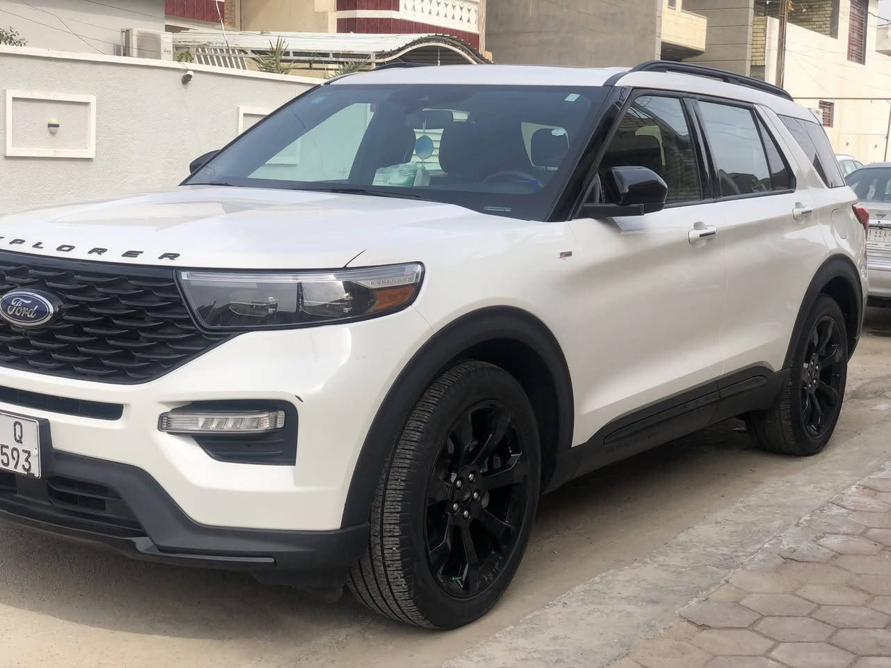 السلام عليكم 
للبيع سيارة فورد اكسبلور 2023 ST-Line
رقم بغداد.. تحويل ثاني يوم
سنويه جديده 
مواصفات فوال السياره
مواصفاتها هوايه بيها 
كشن VIP 7 راكب
تبريد 3 قطع منفصل
 محرك 2300🔥 تيربو ب 300 حصان
شحن موبايل لاسلكي / تحديد مسار وتحذير اصطدام
كشنات كهرباء وتدفئة ..وستيرن تدفئة وتشغيل عن بعد ورادارات وهوايه  بيها مواصفات ال ST-Line
سيارة بيهة جاملغ خلفي وباب الصندوق بجم كبس السياره لا يرباك صور الحادث موجودات 
السياره ماشية 30 مايل
مكانها بغداد 
السعر :  310$  مع مجال بسيط
للأستفسار : *********** اتصال
للاستفسار : *********** اتصال + واتساب
