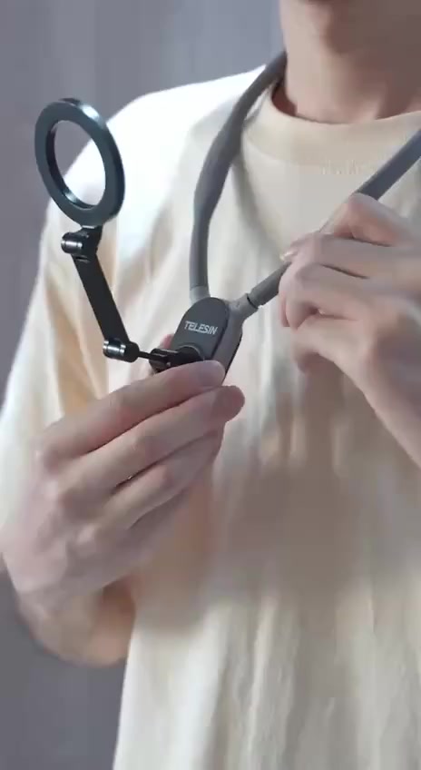 حامل هاتف مغناطيسي للرقبة – (موديل MNM-001)

• حامل عملي للهاتف الذكي يُثبت حول الرقبة باستخدام نظام مغناطيسي، مصمم للاستخدام اليومي بدون الحاجة لحمل الهاتف باليد.

• تصميم مغناطيسي لتثبيت الهاتف الذكي
 
• يُلبس حول الرقبة لسهولة الاستخدام بدون استخدام اليدين
 
• مناسب لتصوير المحتوى أو مشاهدة الهاتف أثناء الحركة
 
• تصميم عملي للهواتف الذكية

مريح وخفيف الوزن مع إمكانية التعديل ليناسب جميع الأعناق

مصنوع من مواد عالية الجودة لضمان الراحة والثبات أثناء الاستخدام الطويل

سهل الاستخدام والتخزين ويمكن حمله بسهولة في الحقيبة

الاستخدام: مناسب لجميع الهواتف الذكية المزوّدة بدعامة مغناطيسية أو حلقة مخصصة


**إذا كنت صاحب هذا الإعلان وتريد حذفه لأي سبب، رجاءا أرسل رسالة إلى الدعم الفني**