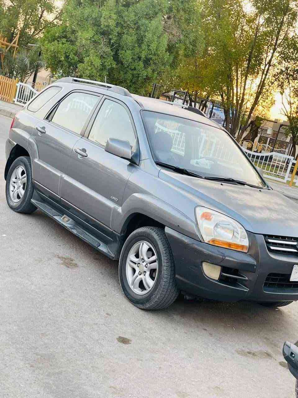 السيارة سبورتج خليجي موديل 2007مكينة
الفين و 700 فور ويل مواصفات حلوة خليجي استيراد خاص مكفولة من قطرة الصبغ سيارة حلوة ومرتبة شاشة تاب كاميرا دوارة تخم تاير  سنوية مثنى بأسمي لل 28 مكاني السماوة  السعر 95 وبيها مجال حگ الجية تفضل اتصل ***********
