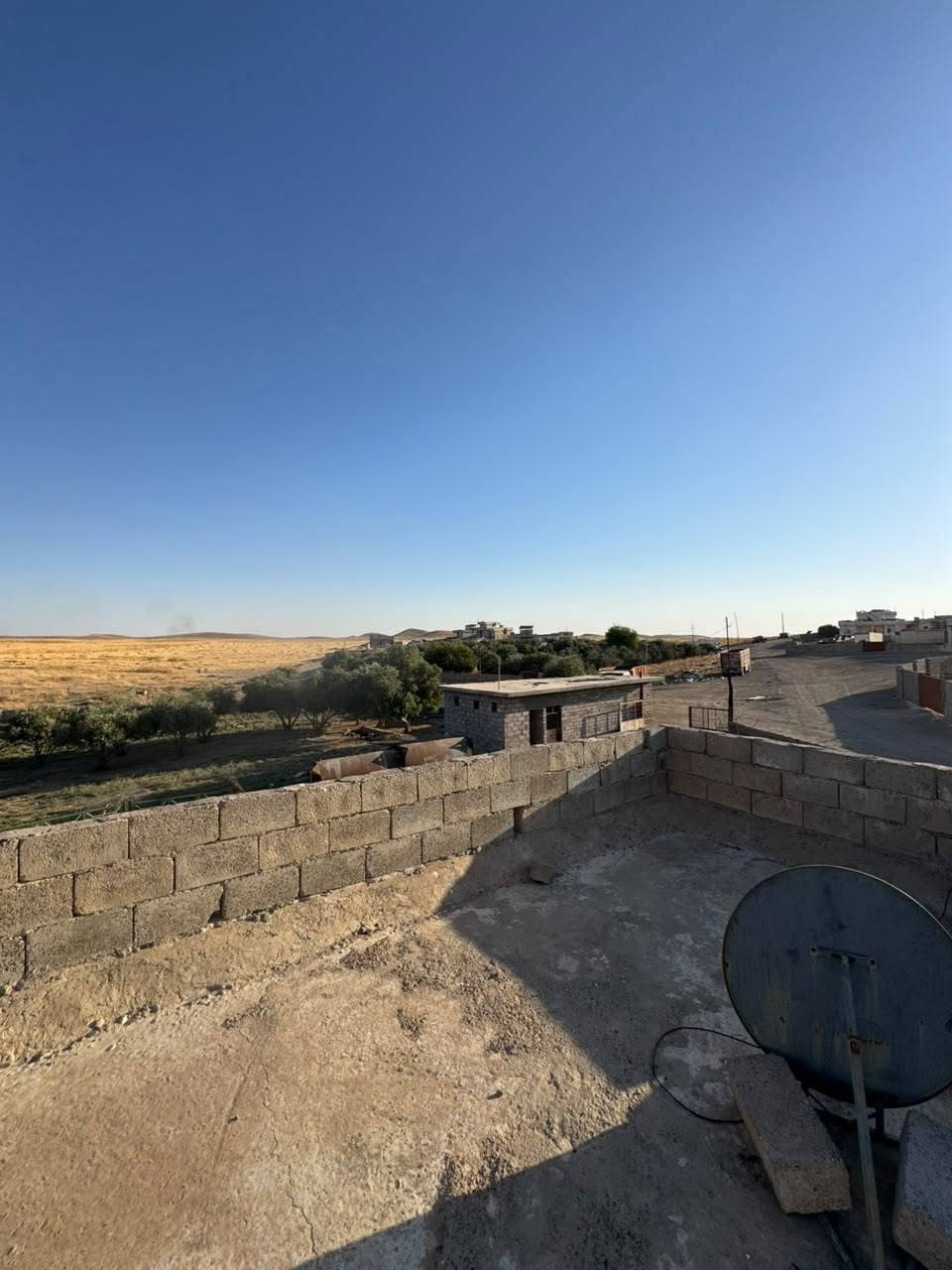 تم بفضل الله إنجاز ( ثلاثة )منظومات #طاقة_شمسية متكاملة ...

📍الموصل - حمام العليل  /قرية الزفتية
عند الاخ هلال محمد صالح واخوته 

🔧 مواصفات المنظومات 
🔹 ألواح شمسية وجهين بقدرة (645W) Hi-MO X10 ضمان 15 سنة 
🔹 انڤيرترات 6kw و4kw  
🔹 بطاريات ليثيوم 5kwh و 10kwhضمان 5 سنوات

⚡ أداء المنظومات :
 🔸 إنتاج نهاري 20 أمبير 
🔸 إنتاج ليلي 10 أمبير
ومنضومتين اخريات 10 نهاري و 5 ليلي 

📞 للاستفسار والحجز: 
📱 عبدالله: ***********
📱 محمد: ***********
📱 علي: *********** / ***********
📩 أو راسلنا على الخاص
