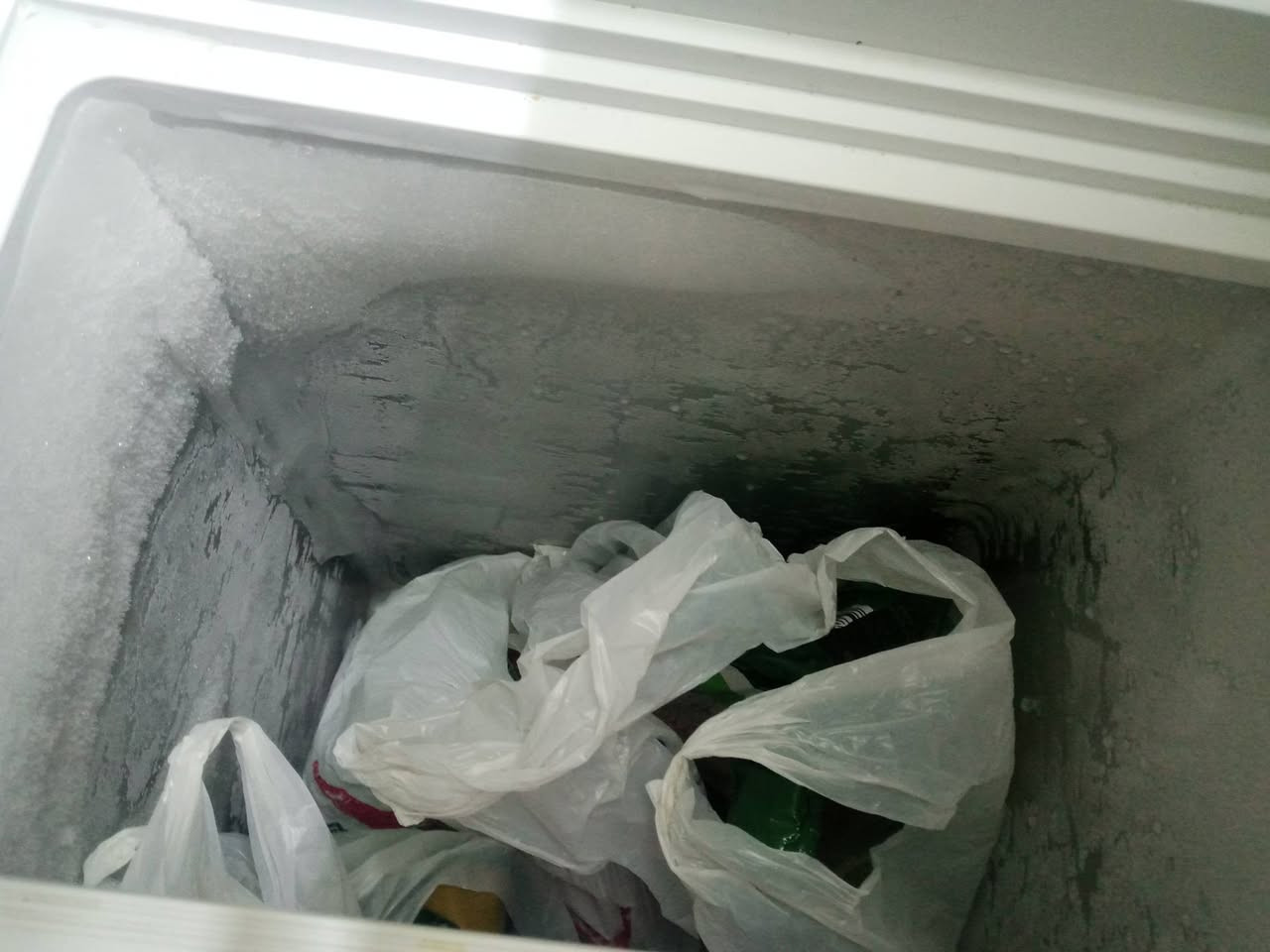 ‏مجمده 5 قدم جديده استعمال شهرين تقريبا مع الباكيت 150 الف الاتصال او واتساب على الرقم ***********
