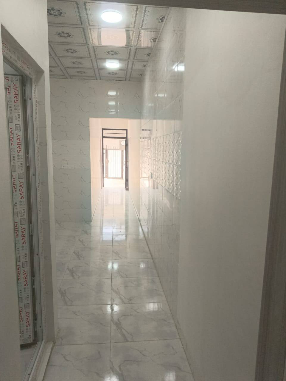 دار للايجار مساحة 100متر بناء صفر حديث 

الموقع منطقة حي الزوراء 55 

الايجار الشهري 250الف قفل 

للاستفسار اتصل 

***********
