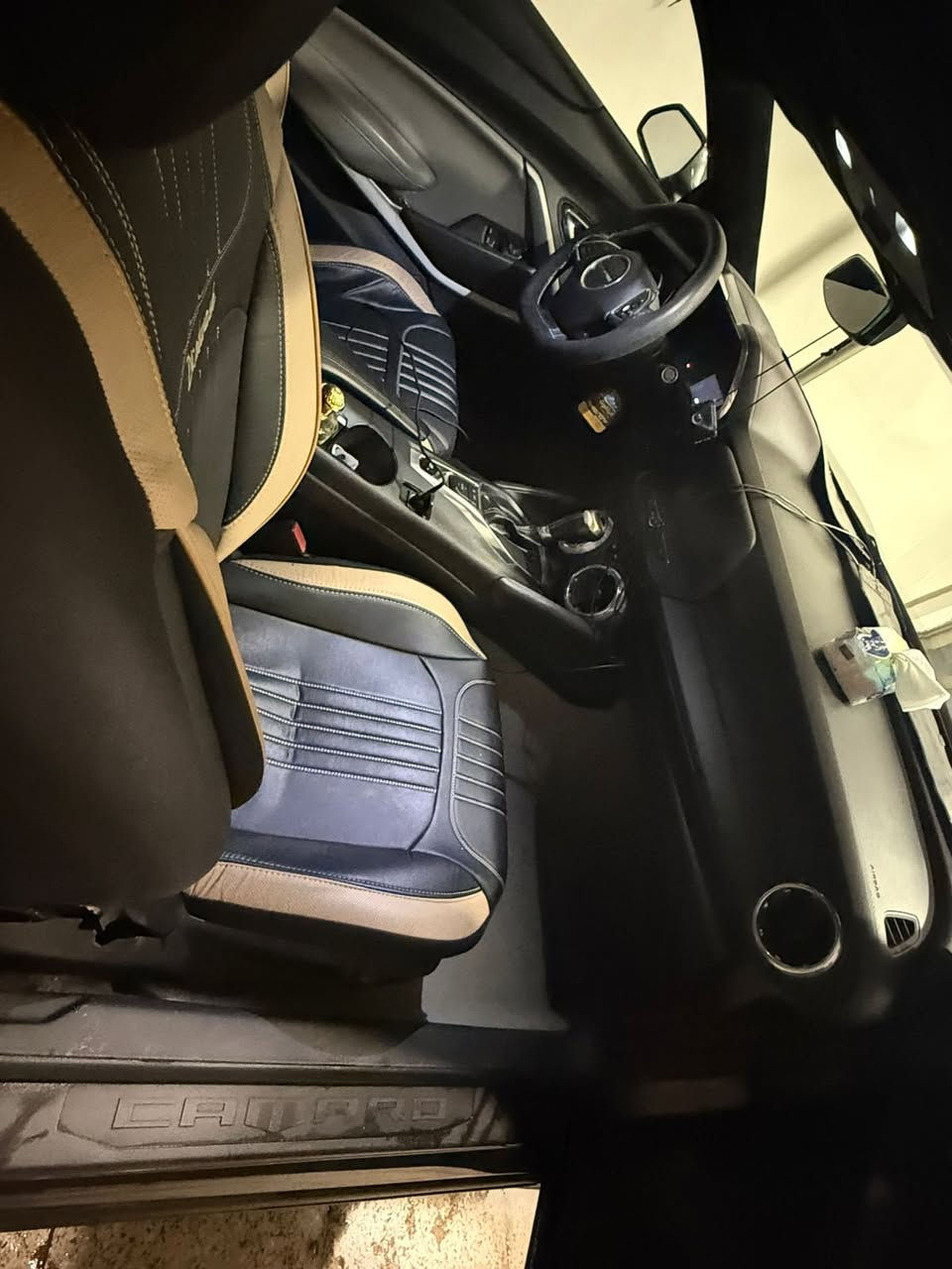 للبيع او مراوس 💯
جديده بحال الوكاله ترايها زيرو 
شوفر كمارو ار اس ✅
موديل 2016 ✅ ستووك ع وضع الشركه ✅
محرك 6 / 3600  ✅
محرك وكير شرط شركه ✅
ماشيه 42 ميل / السياره مخزنه ✅
تشتغل بنظامين ال4 و 6 سلندر ✅
لون فيلي شذره بلاديه ✅
داخلها جديد شخط ما بي ✅
القماره والتكم دوشمه روز فرو ✅
صدر امامي خلفي نظيف ع وضع الشركه ✅
تحكمات ستيرن✅
ولا كلوب مشتغل بيها بالدشبول ✅
شاشه اعطال ✅
شاشه جبيره  كار بلي ✅
سستم صوت بوستن✅
كشنات مخمل مدوشمات  ✅
كشنات كهرباء ✅
تبريد ثلج ✅
كير اوتو ✅
شفتات ستيرن
كاميرا خلفيه ✅
دبل كزوز بلادي ✅
٣ مودات قياده ✅
درايف مود
تشغيل عن بعد ✅
منظومه زنون ✅
كهربائيات بلادي ما ملعوب بيهن ابد
تبديل دهن اصلي
وتبديل دهن الكير بالشركه 
تخم تاير جديد 

الإضافات :
شفقه ع الجامه
دعاميه zl1
‎سبويلر  zl1
دوسات zl1

حادثها بسيط كلش جاملغ بدون دواخل والجاملغ الثاني ع كد شبر اثر شخط فقط  وعندي سونار   .

رقم بغداد الجديد سنويه جديده وهزه شرط التحويل 
مكاني بغداد السيديه .
السعر  (( 140 ورقه )) وبيها مجال حك الجيه .
صلي ع نبيك 💯***********
