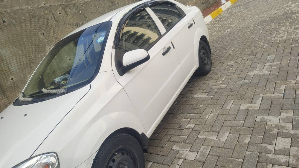 ئەڤێۆ ئۆتۆماتیک 2011 هیچ بۆیاخی نیە تەنها ژێر دۆسیەی لای سەکن نەبێت 192 هەزار ڕۆیشتووە پێش و پشتی تازە داگیراوە هیچ تەقەو ڕەقەی نیە گێڕ و مەکینە و تەبرید بەشەرت چوار تایەی تورکی تازەی لە ژێرایە سەنەوی تا 2029 تازەیە نرخی 79 وەرەقە بۆ پەیوەندی کردن 
*********** السليمانية, العراق
